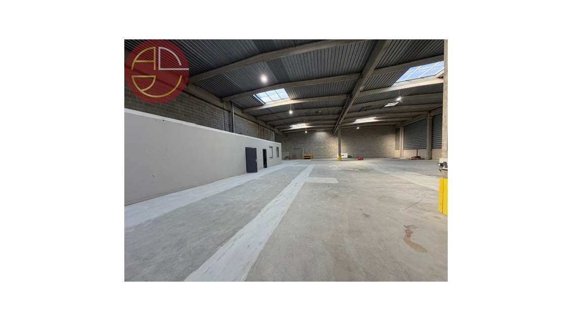Entrepôt à louer 1220m² empl stratégique à Blagnac