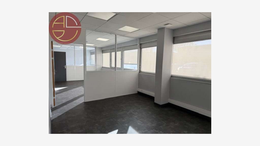 Entrepôt à louer 1220m² empl stratégique à Blagnac