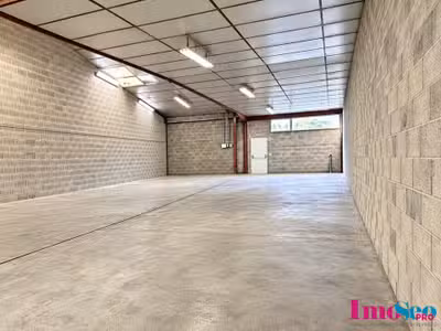 Entrepôt de 250m² à louer à Blanquefort