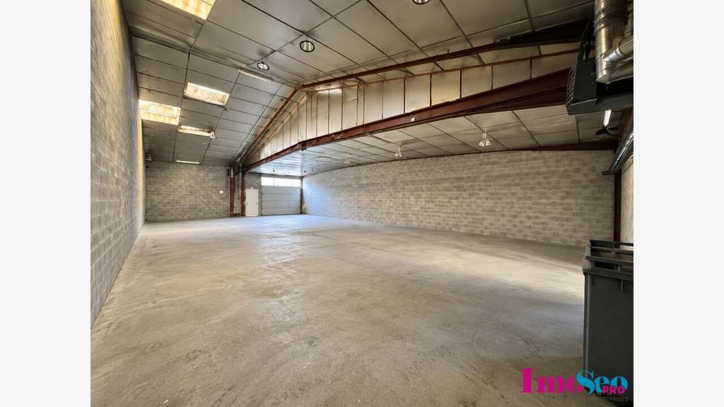 Entrepôt de 250m² à louer à Blanquefort