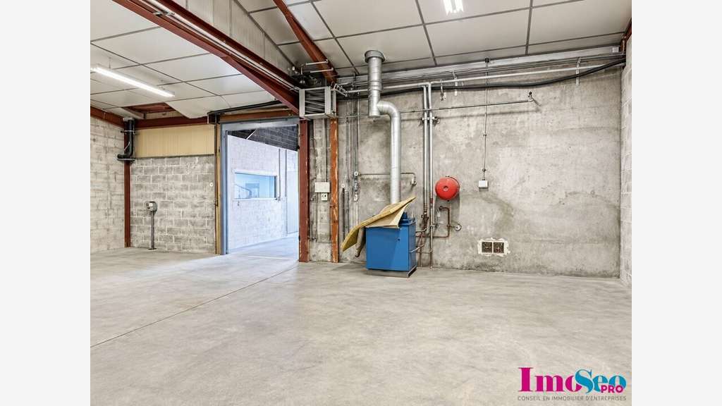 Entrepôt de 250m² à louer à Blanquefort