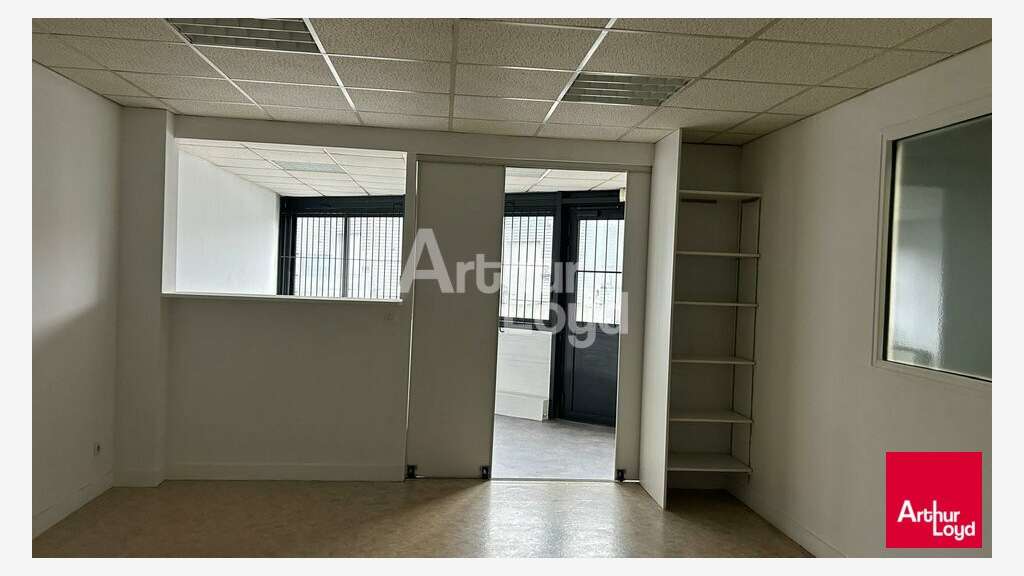 Local d'activité 130m² à louer à Blois 