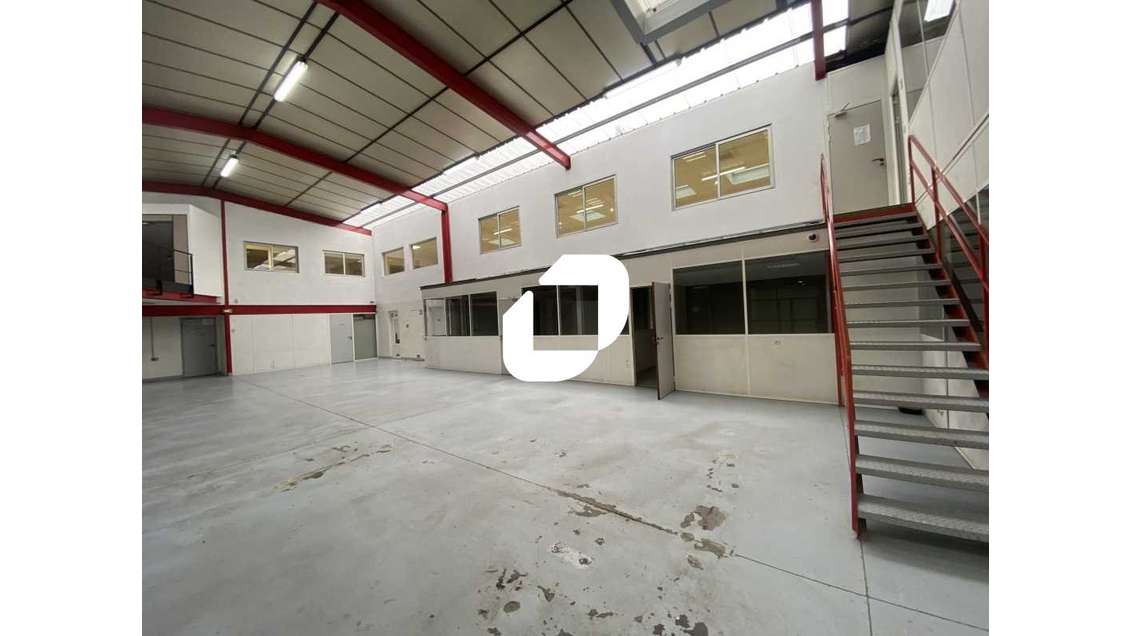 A louer Local d'activité 860m² Bobigny