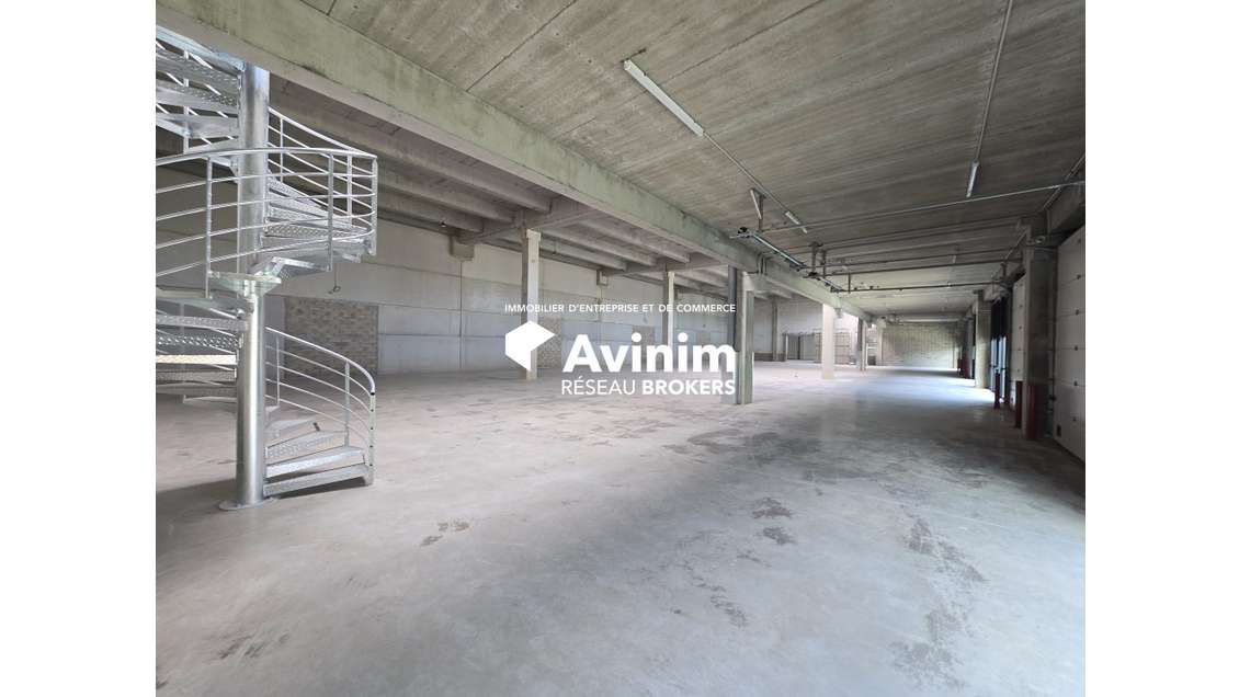 A LOUER 11.344 M² de stockage divisibles à partir
