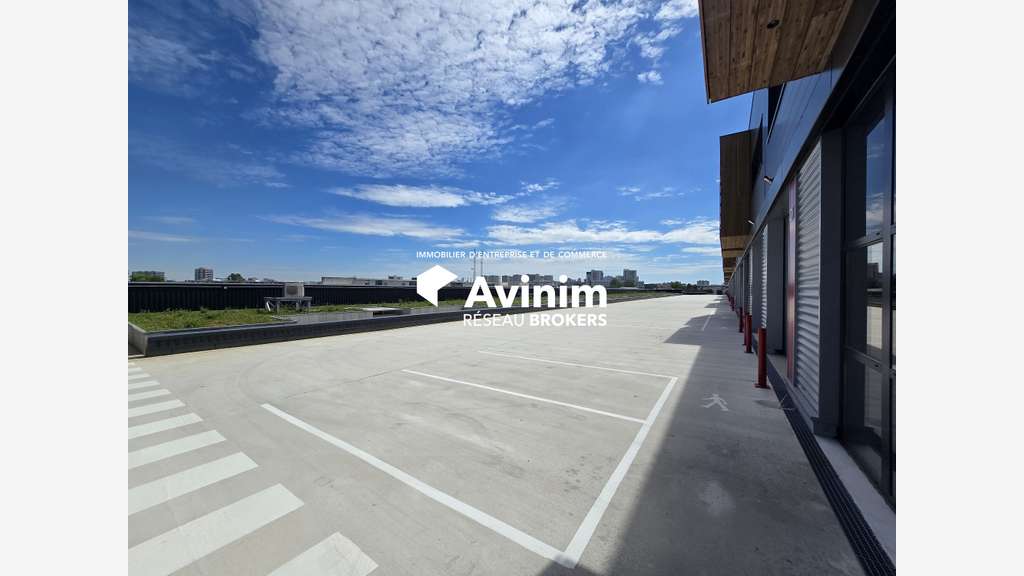 A louer 11.344m² de stockage divisibles ZI Bobigny