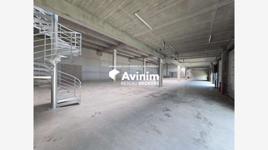 A louer 11.344m² de stockage divisibles ZI Bobigny