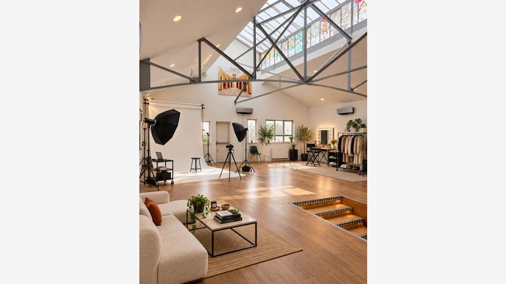 LOCAL PROFESSIONNEL INDÉPENDANT 172 M2
