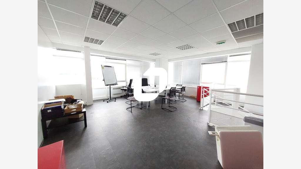A louer Local d'activité 360m² Bois d'arcy