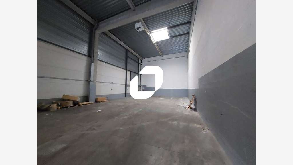 A louer Local d'activité 360m² Bois d'arcy