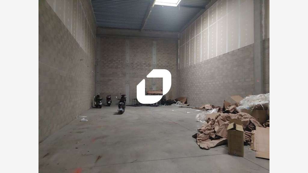 A louer Local d'activité 360m² Bois d'arcy