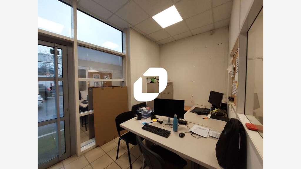 A louer Local d'activité 360m² Bois d'arcy