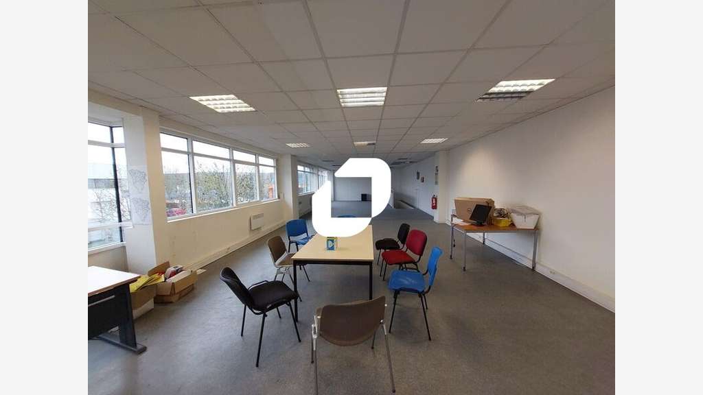 A louer Local d'activité 360m² Bois d'arcy