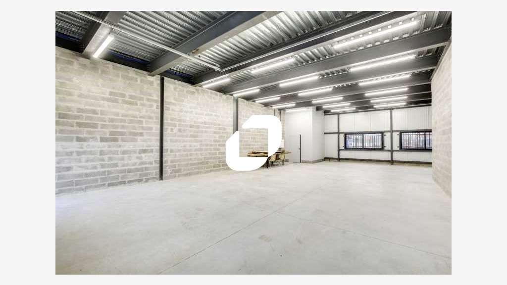 A louer Local d'activité 300m² Bois d'arcy