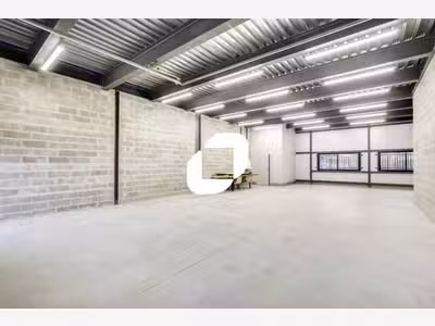 A louer Local d'activité 300m² Bois d'arcy