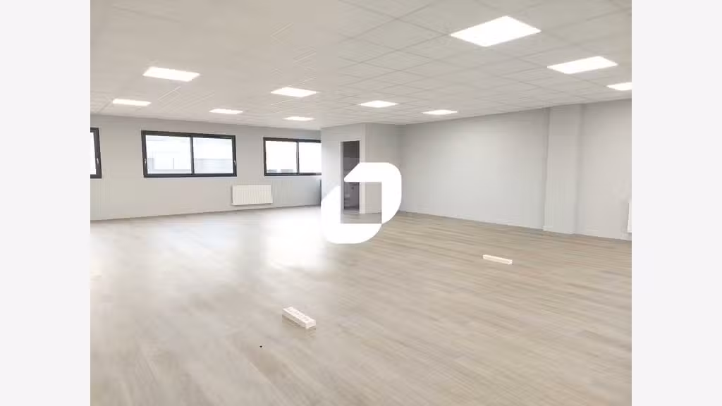 A louer Local d'activité 600m² Bois d'arcy