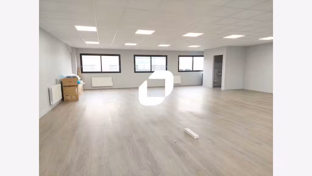 A louer Local d'activité 600m² Bois d'arcy
