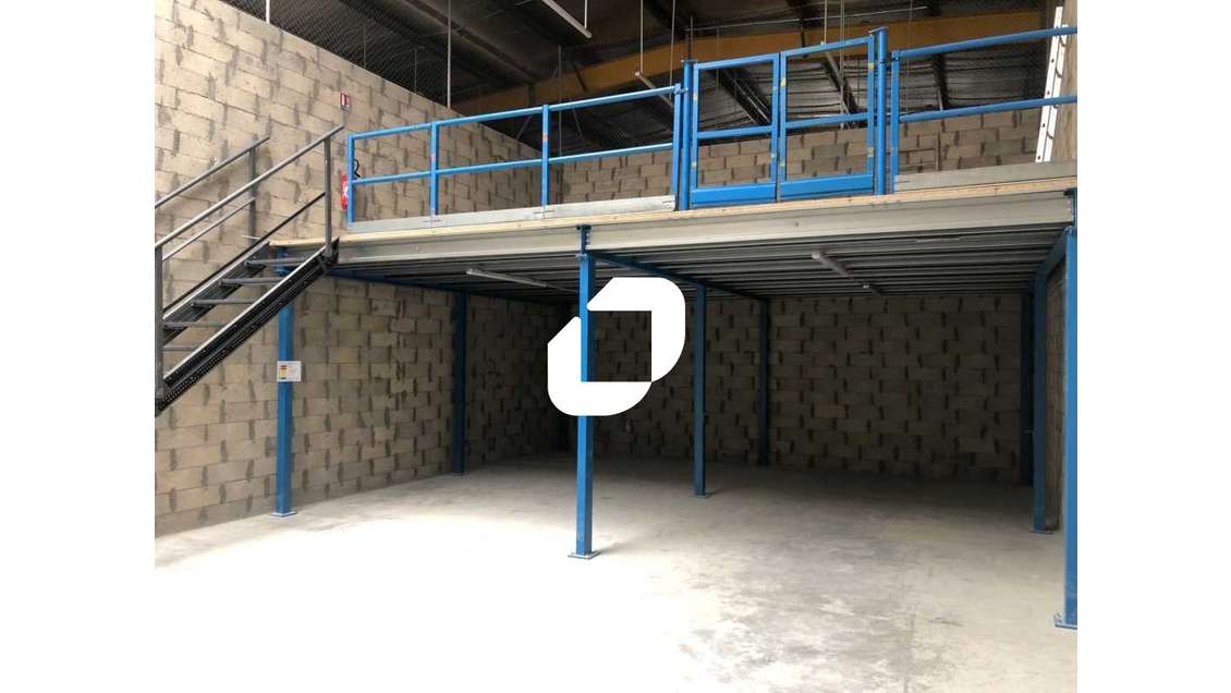 A louer Local d'activité 1197m² Boissy l'aillerie