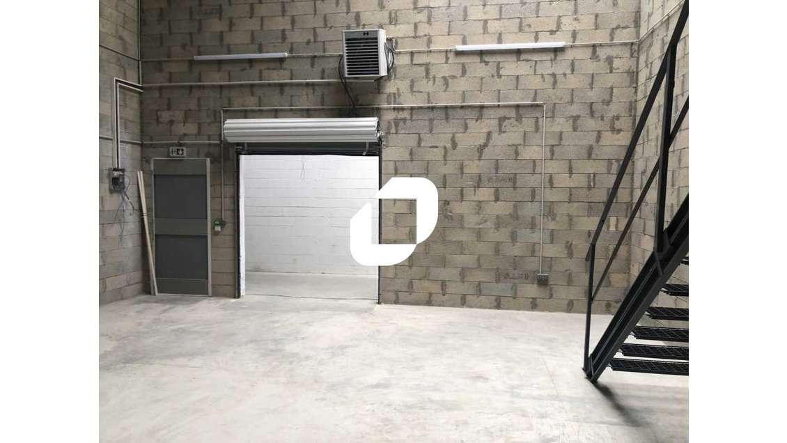 A louer Local d'activité 122m² Boissy l'aillerie