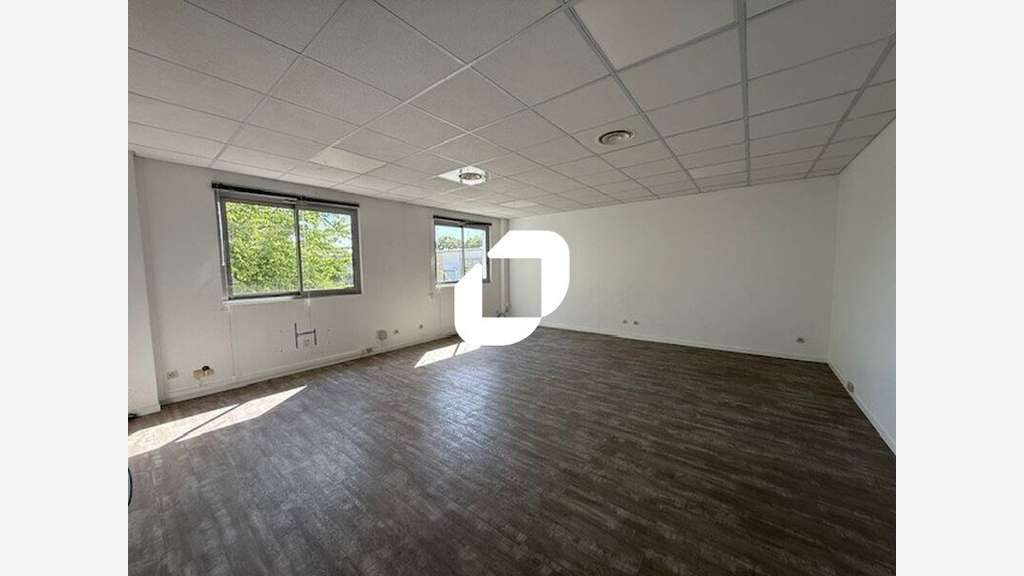 A louer Local d'activité 588m² Boissy l'aillerie