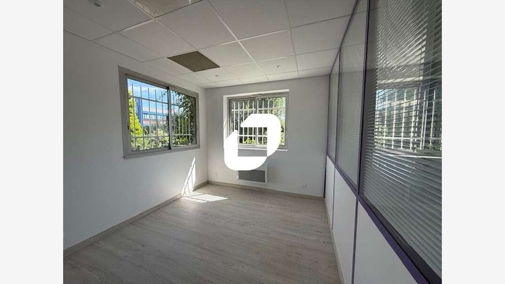A louer Local d'activité 588m² Boissy l'aillerie