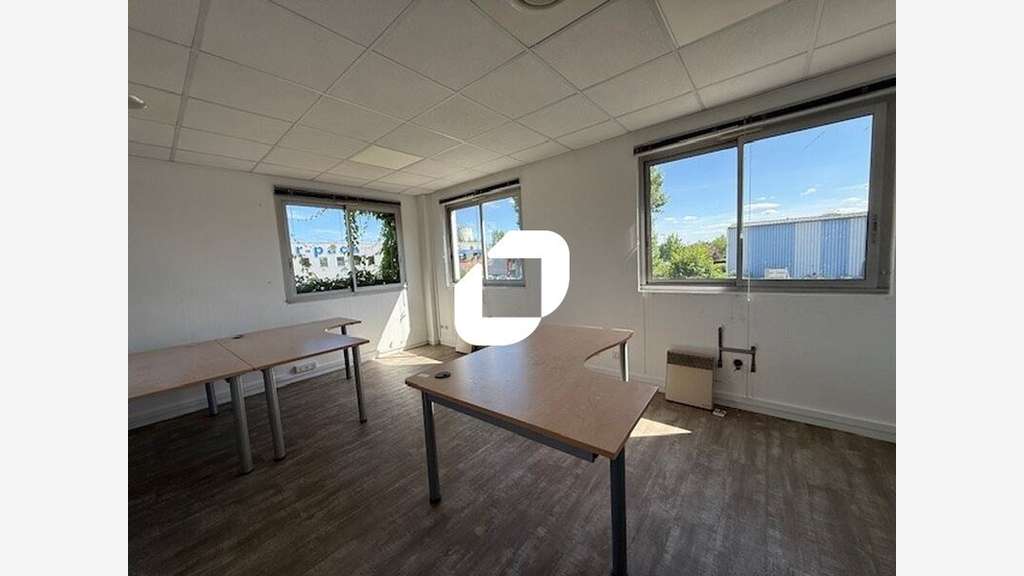 A louer Local d'activité 588m² Boissy l'aillerie