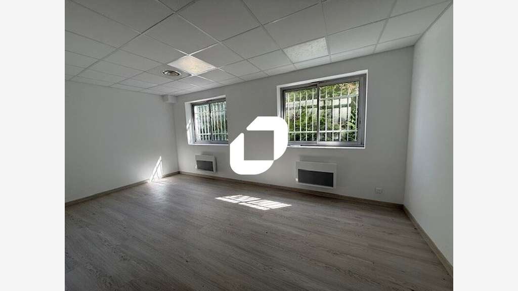 A louer Local d'activité 588m² Boissy l'aillerie