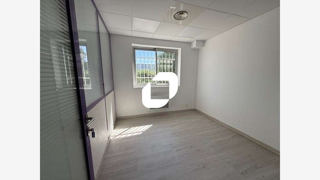 A louer Local d'activité 588m² Boissy l'aillerie