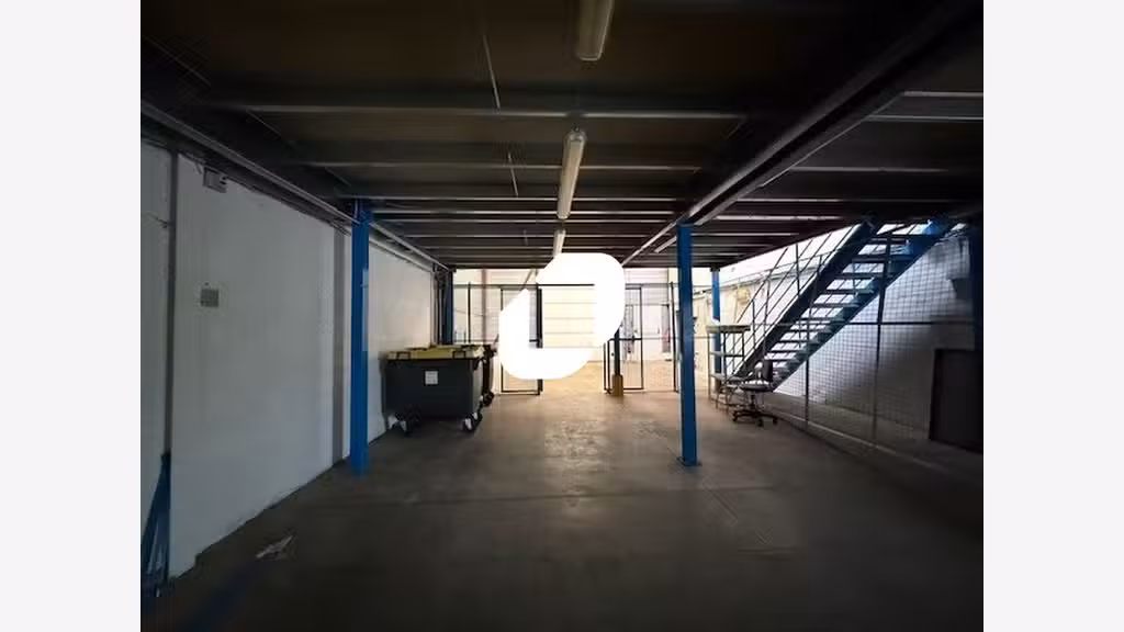 A louer Local d'activité 588m² Boissy l'aillerie