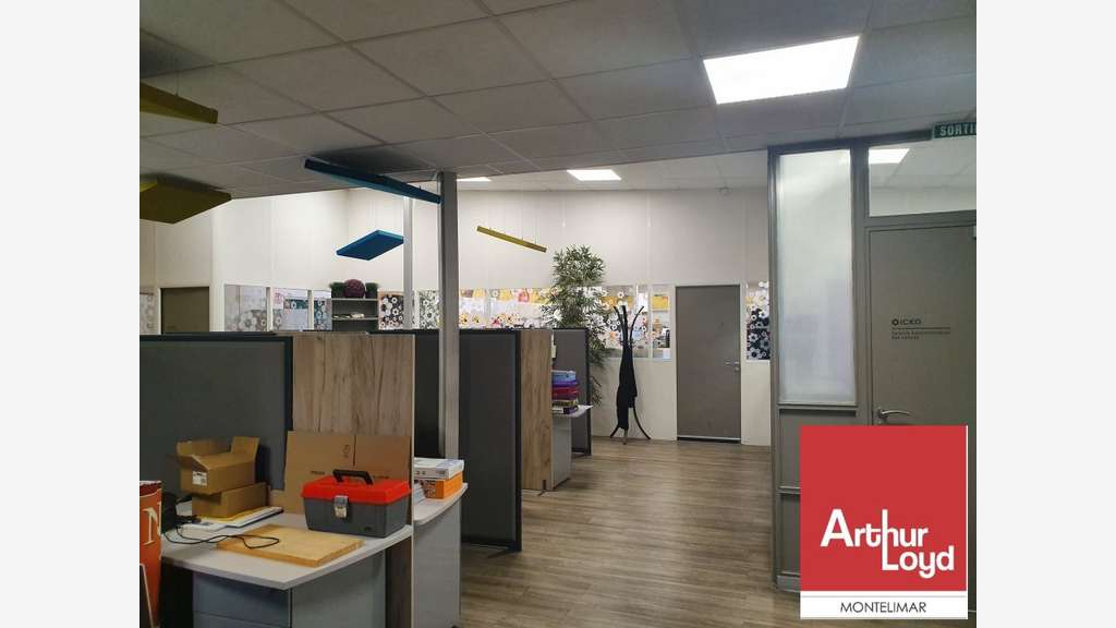 Locaux d'activité 9150m² à louer à Bollène