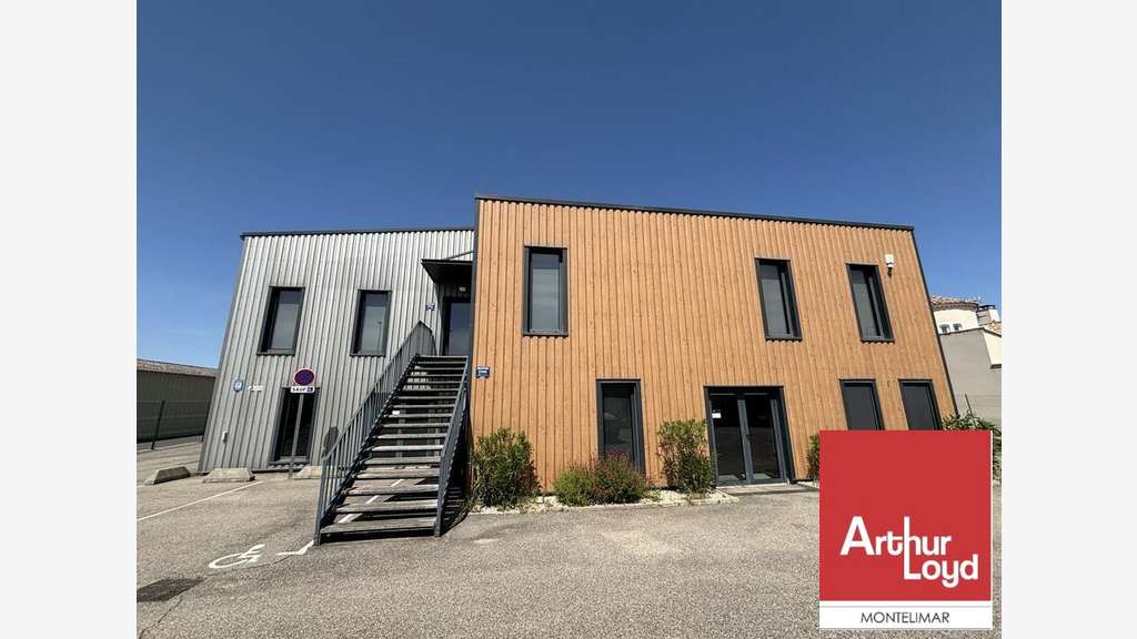 Entrepôt avec bureaux 1611m² à louer à Bollène