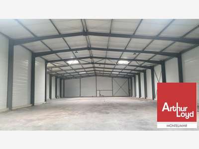 Entrepôt avec bureaux 1611m² à louer à Bollène