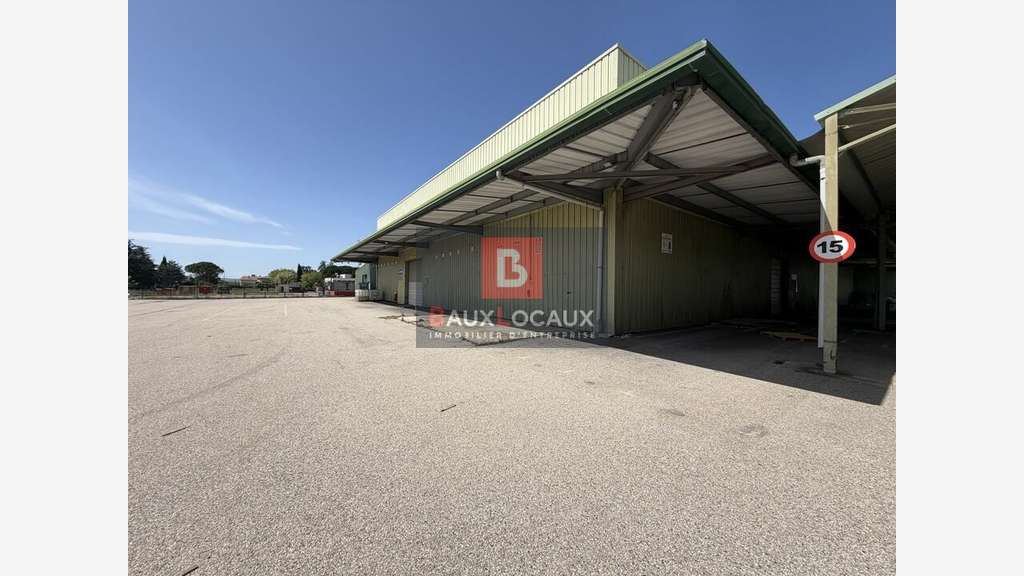Entrepôt logistique de 9000m² à louer à Bollène