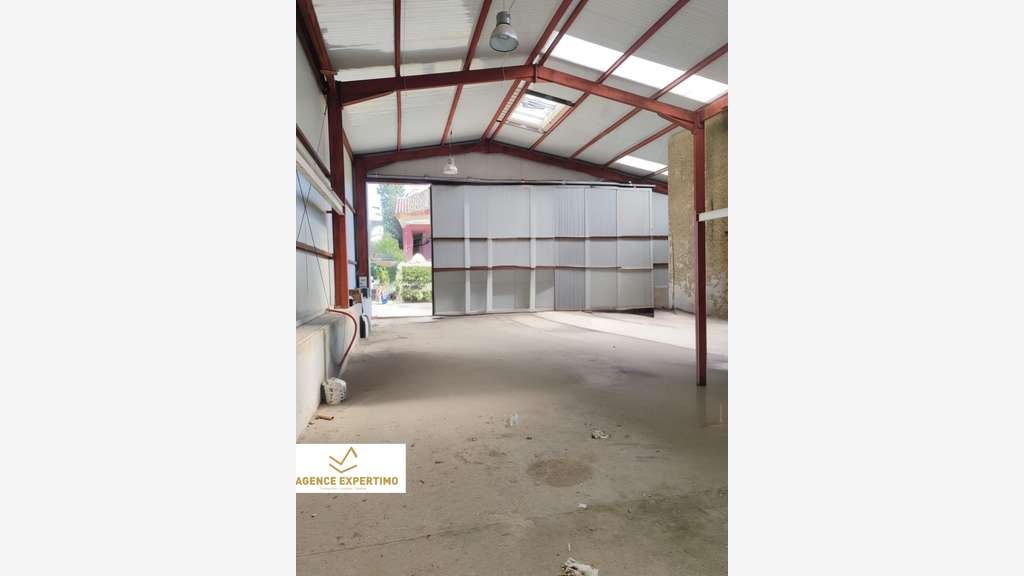 Location murs d'activité entrepôt 300m² à Bollène