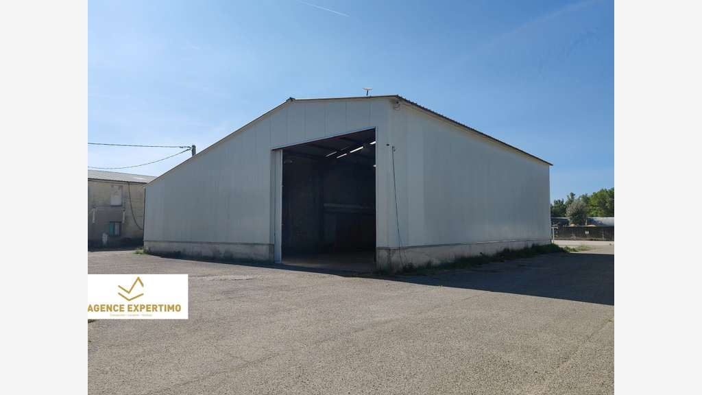 Location murs d'activité entrepôt 300m² à Bollène