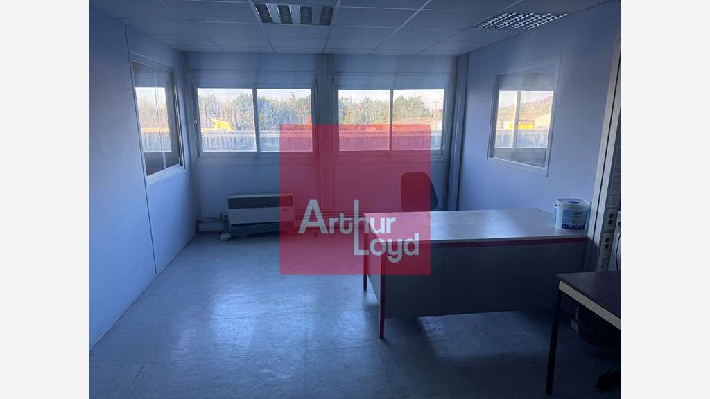A louer entrepôt de 4207m² en ZA à Bon-Encontre