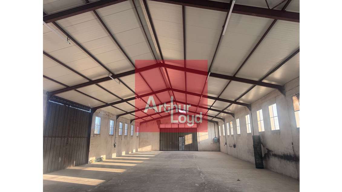 Loue local activité fonctionnel 630m² Bon Encontre