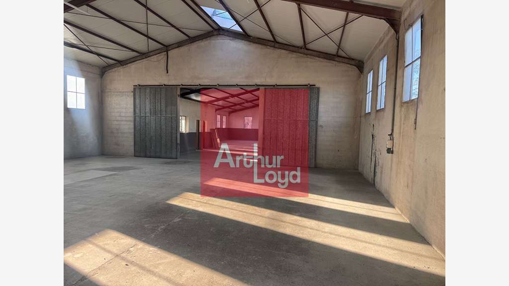 Loue local activité fonctionnel 630m² Bon Encontre