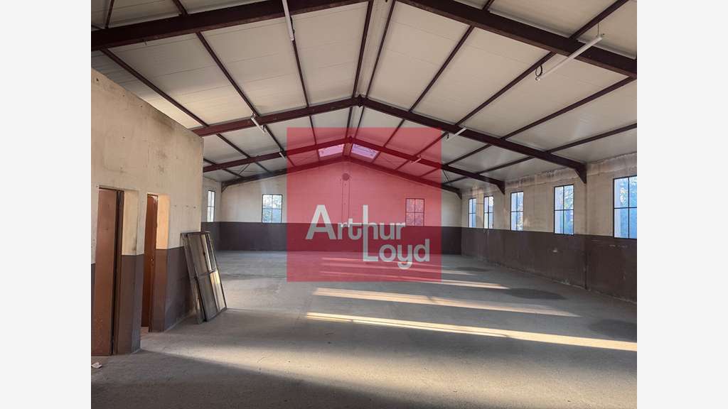 Loue local activité fonctionnel 630m² Bon Encontre