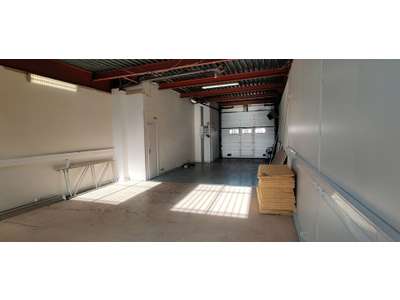 Location Locaux d'activités - Entrepôts à Lisses