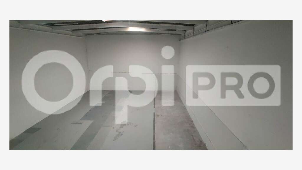 Location local d'activité 368m² à Bondoufle