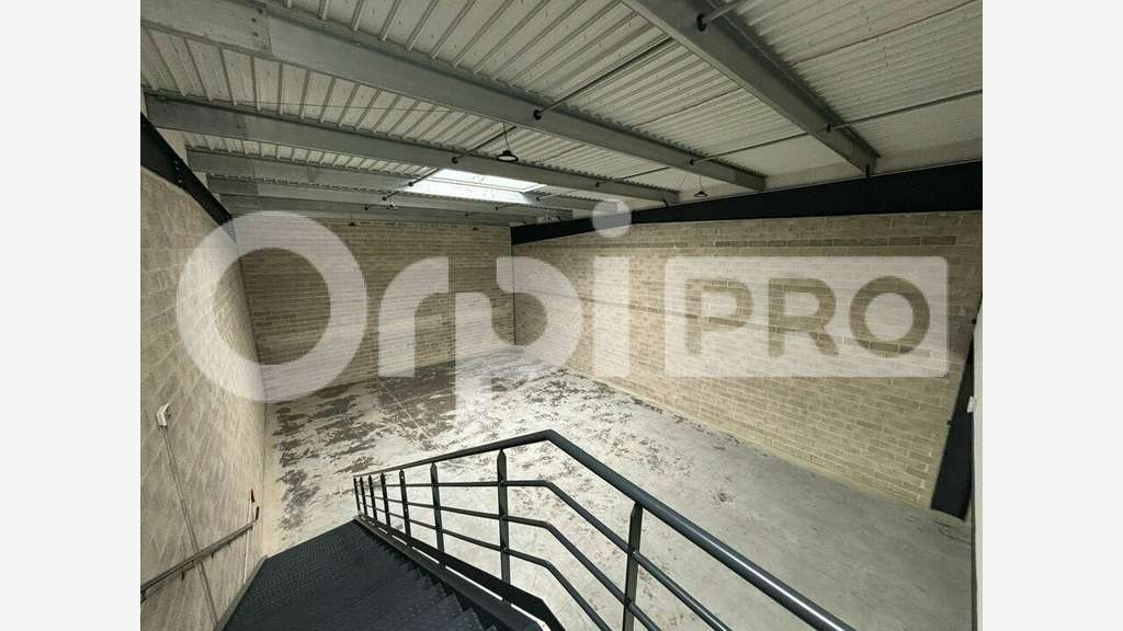A louer cellule d'activité 756m² Bondoufle