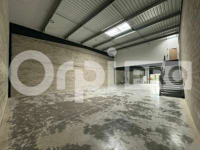A louer cellule d'activité 756m² Bondoufle