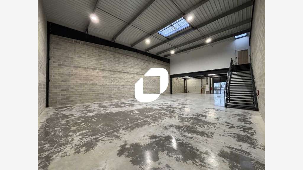 A louer Local d'activité 7603m² Bondoufle