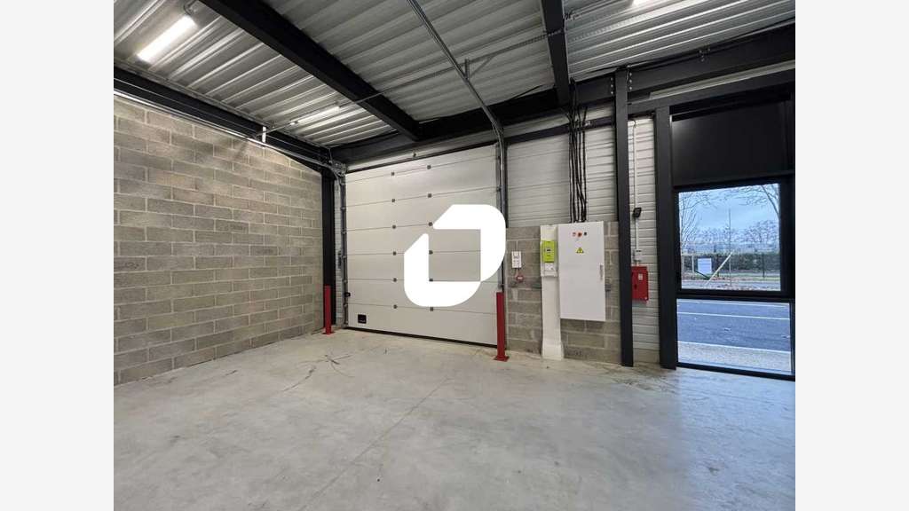 A louer Local d'activité 7603m² Bondoufle