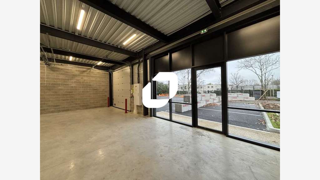 A louer Local d'activité 7603m² Bondoufle