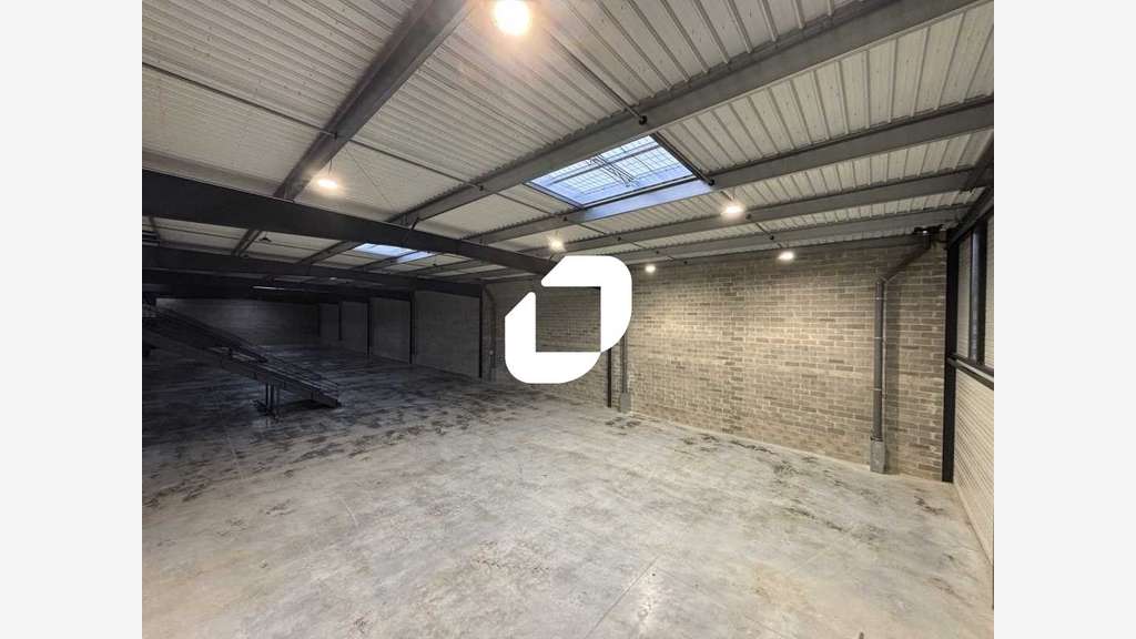 A louer Local d'activité 381m² Bondoufle