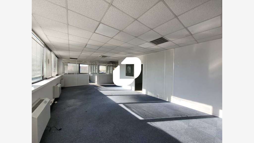 A louer Local d'activité 250m² Bondoufle