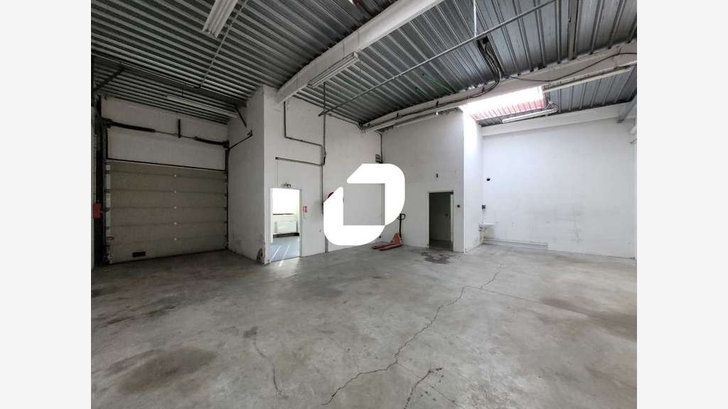 A louer Local d'activité 250m² Bondoufle
