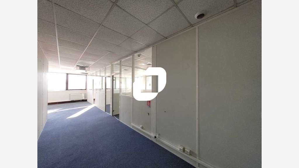 A louer Local d'activité 250m² Bondoufle