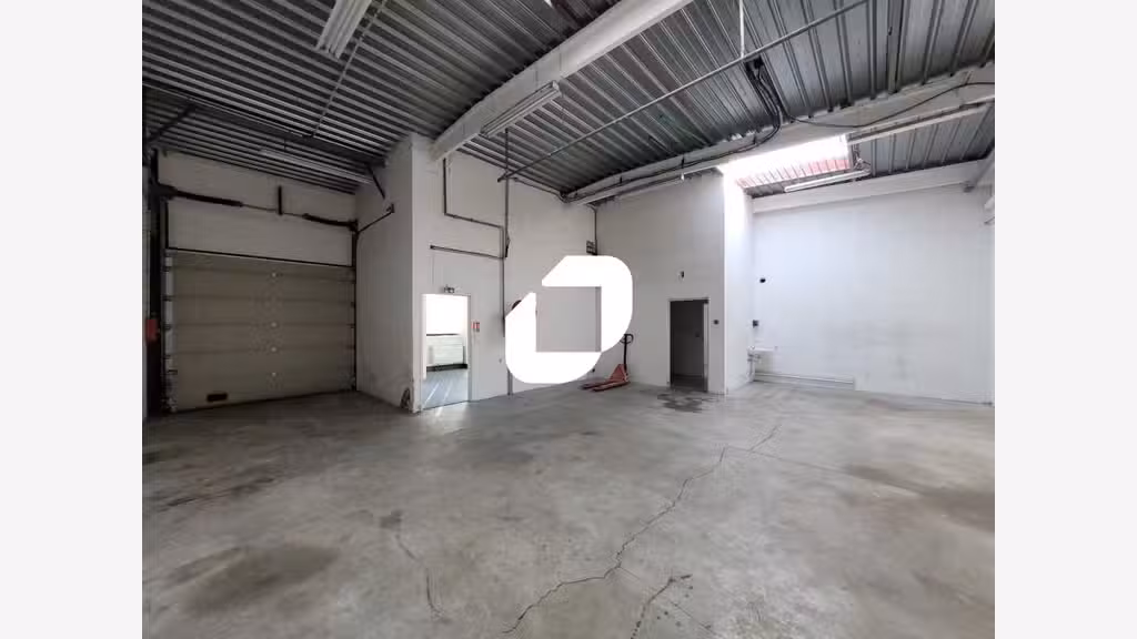 A louer Local d'activité 250m² Bondoufle